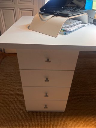 Mesa de oficina blanca