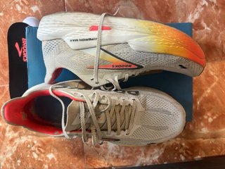 Zapatillas Brooks Hyperion Max 2 talla 43