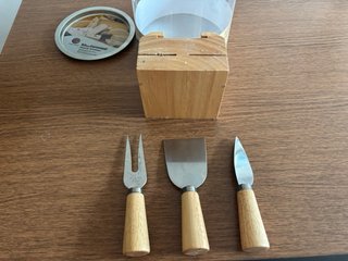 Kit Formaggi con 3 Coltelli