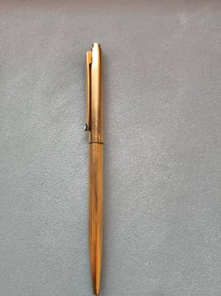 Bolígrafo Montblanc Dorado