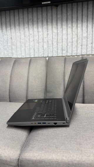 Portátil MSI Thin 15 i7 16GB/1TB SSD