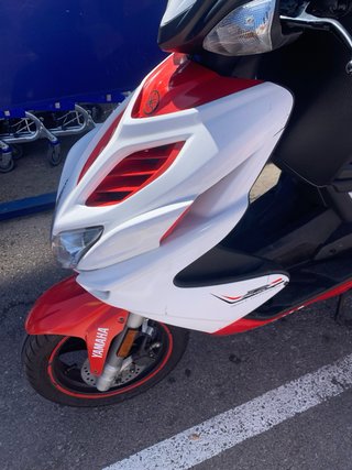 Yamaha Aerox 49cc Blanca y Roja 2017