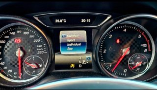 Mercedes-Benz Clase A 200d AMG LINE