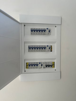 Instalador de aire acondicionado y eléctrico