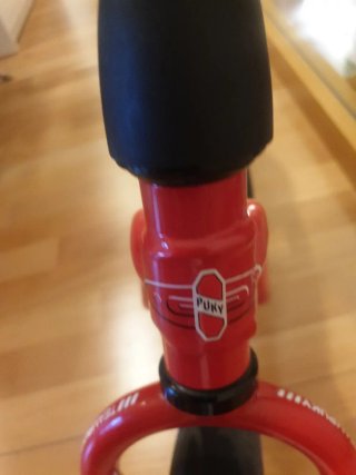 Bicicleta Puky sin pedales roja
