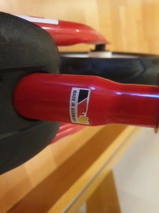 Bicicleta Puky sin pedales roja