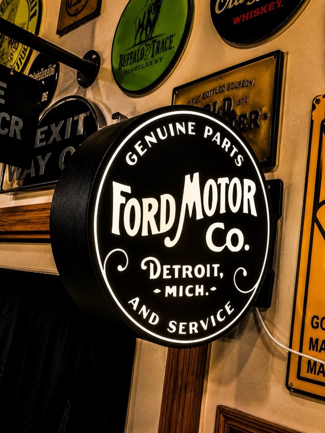 Cartello luminoso FORD MOTOR Co