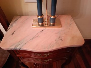 Muebles de habitacion clásica de madera de cerezo.