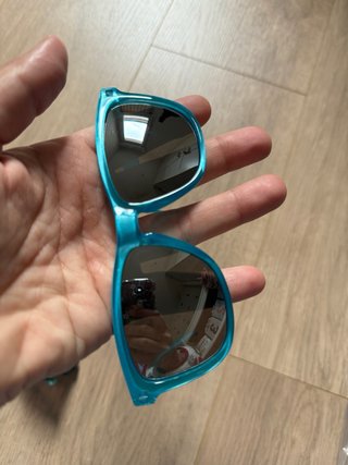 Gafas de sol azules y turquesas festivaleras