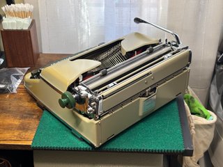 Máquina de escribir Olympia SM4