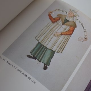 Libros Vascos y trajes, 2 tomos, 1976