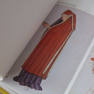Libros Vascos y trajes, 2 tomos, 1976
