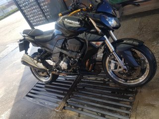 Kawasaki Z1000 Negra