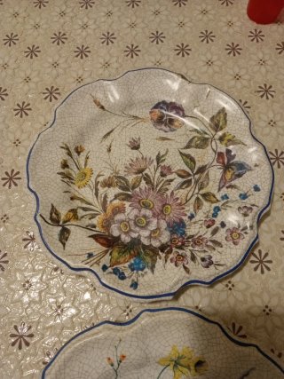2 piatti decorativi