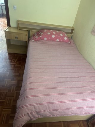 Cama 1.10 y mesita de noche