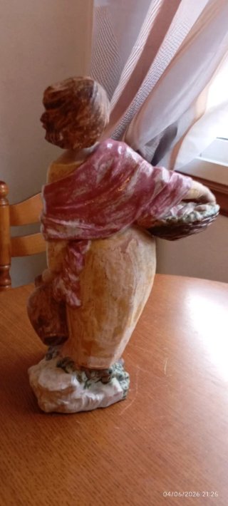 Figura vintage mujer con cántaro 37 alto 22 ancho