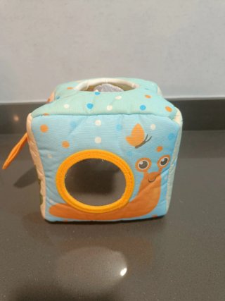 Cubo sensorial para bebés zorro
