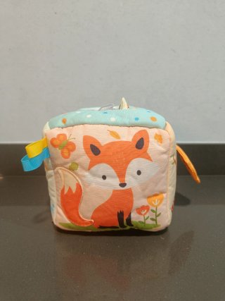 Cubo sensorial para bebés zorro
