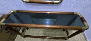 Mueble recibidor y espejo madera y metal.