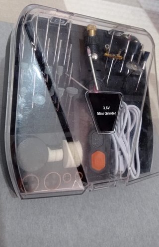 Miniamoladora 3.6V con Accesorios