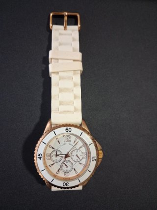 Reloj Sfera Dorado y Blanco
