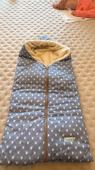 Saco capazo bebé con capucha