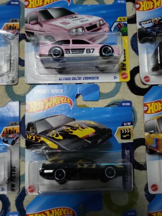Lote 10 de 9 Coches Hot Wheels de 3€ c/u