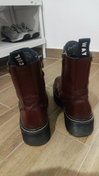 Botas plataforma cordones granate y negro