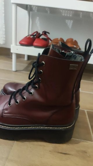 Botas plataforma cordones granate y negro