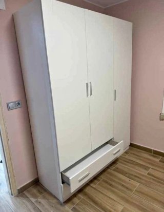 Armarios de madera de 4 puertas y 3 y 2