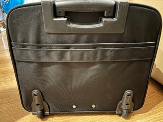 Maletín portátil Acer con ruedas