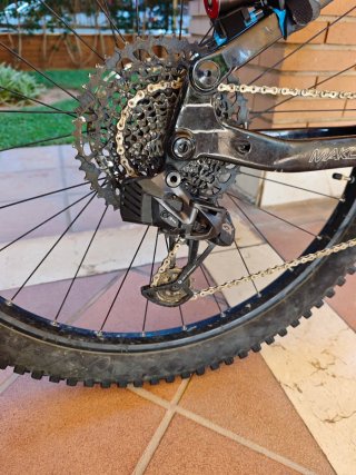 Berria Mako Hybrid 8.1. Talla L