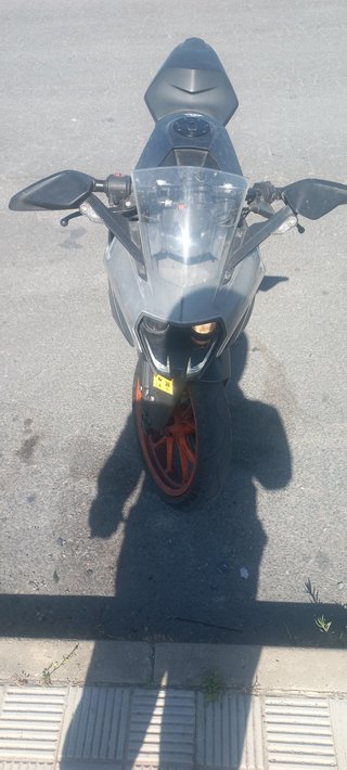 KTM RC 125 Negra y Naranja