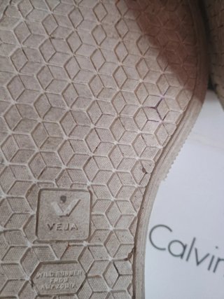 Zapatillas Veja Blancas y Beige