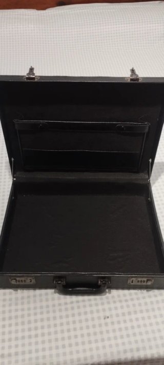 Maletín ejecutivo negro con combinación