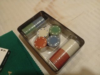 Caja de madera para juegos. AJEDREZ, DAMAS. POKER