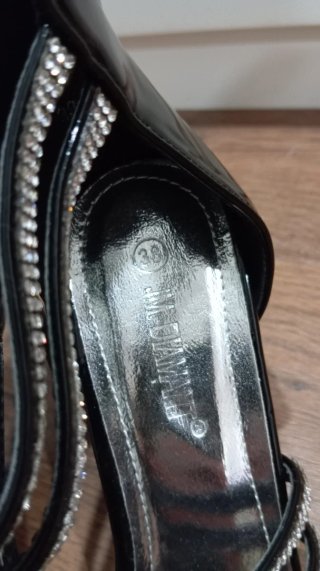 Tacones negros y plateados talla 38