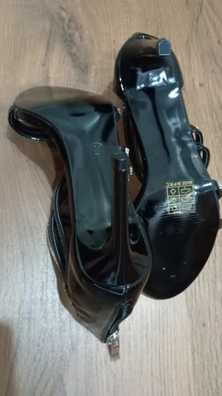 Tacones negros y plateados talla 38