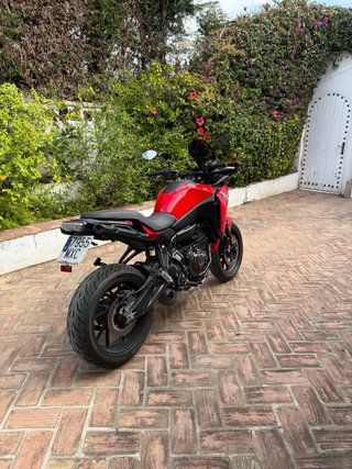 Yamaha Tracer 7 Roja