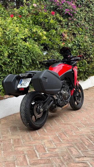 Yamaha Tracer 7 Roja