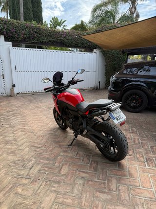 Yamaha Tracer 7 Roja