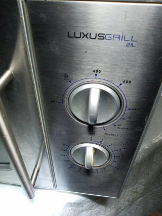 Microondas Taurus con Grill 21L