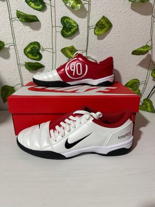 Nike Total 90 Talla 41 Gym Red