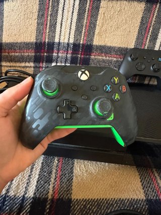 Xbox One Fat 1TB Nero + Accessori