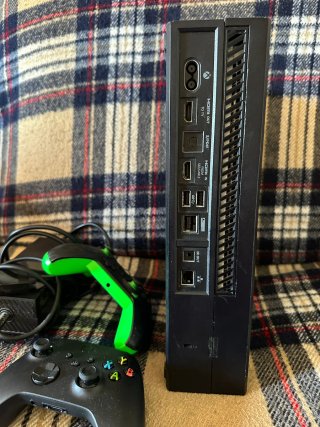Xbox One Fat 1TB Nero + Accessori