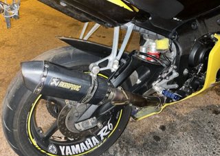 Yamaha R6 YZF Sportbike Amarilla y Negra