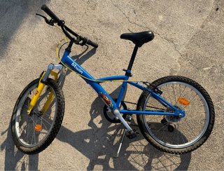 Bicicleta infantil azul B'twin