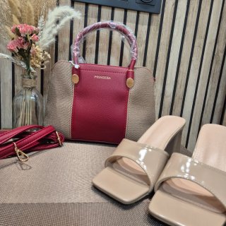 Bolso rojo y beige