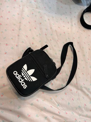 Riñonera Adidas Negra