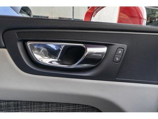 Volvo XC60 T8 Momentum AWD Auto 287 kW (390 CV)